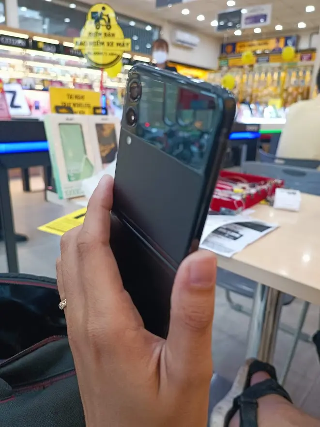 Khách hàng review Điện thoại Samsung Galaxy Z Flip3 5G 128GB 8