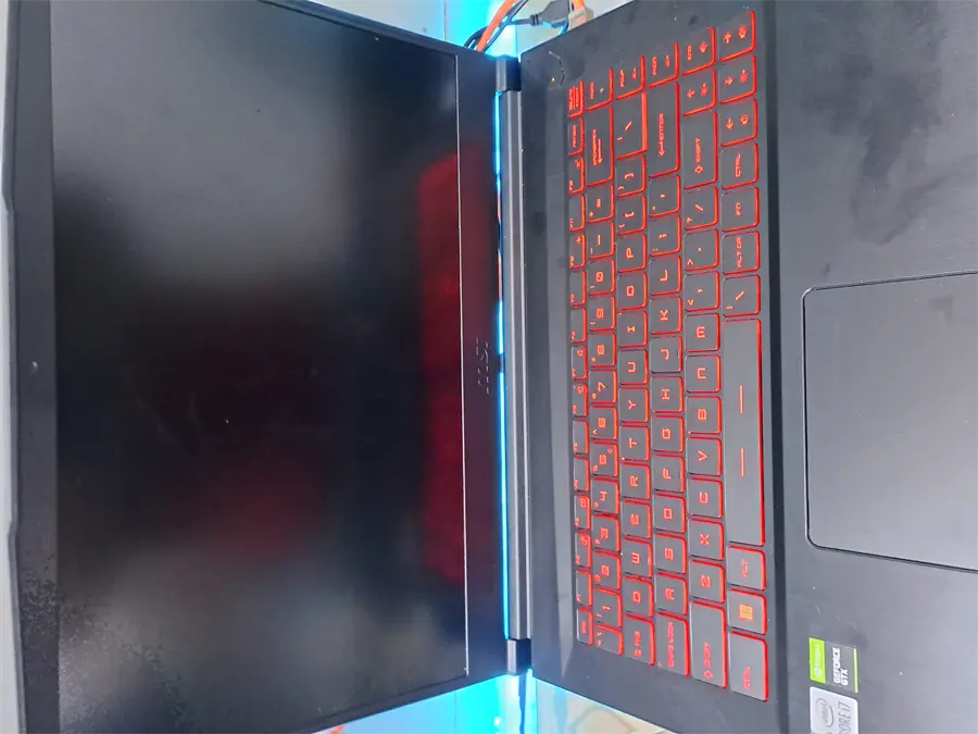 Khách hàng review Laptop MSI Gaming GF63 Thin 10SC i7 10750H/8GB/512GB/4GB GTX1650 Max-Q/144Hz/Balo/Chuột/Win10 (480VN) 2