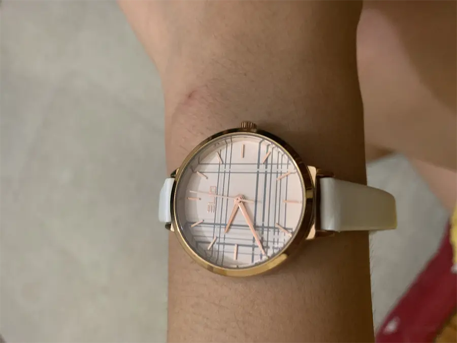 Khách hàng review Đồng hồ ELIO Nắng Xuân 30 mm Nữ EL034-01 4