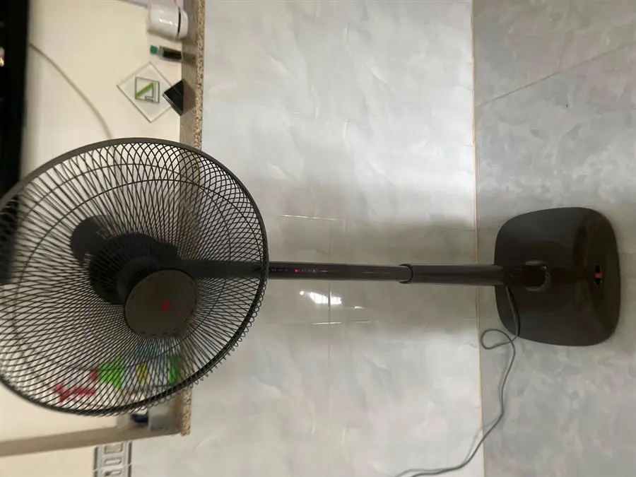 Khách hàng review Quạt đứng KDK 3 cánh M40K GY 50W 4
