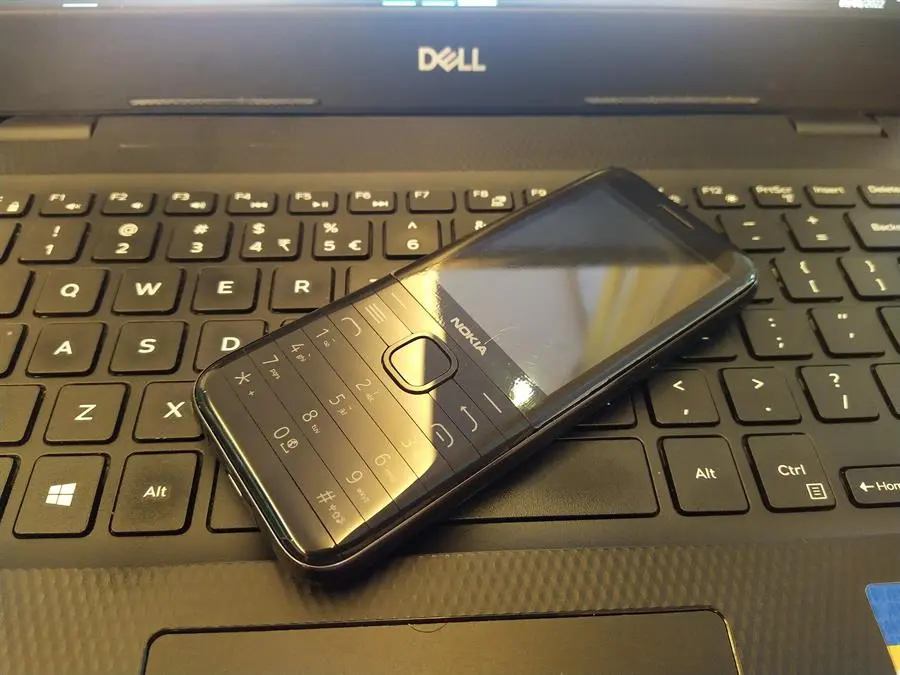 Khách hàng review Điện thoại Nokia 8000 4G 1