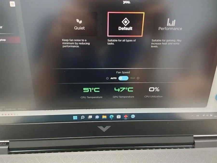 Khách hàng review Laptop HP Gaming VICTUS 16 e0175AX R5 5600H/8GB/512GB/4GB RTX3050/144Hz/Win11 (4R0U8PA) 2