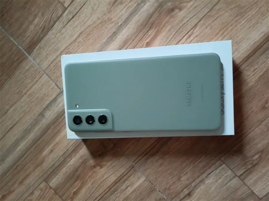 Khách hàng review Điện thoại Samsung Galaxy S21 FE 5G (8GB/256GB) 8