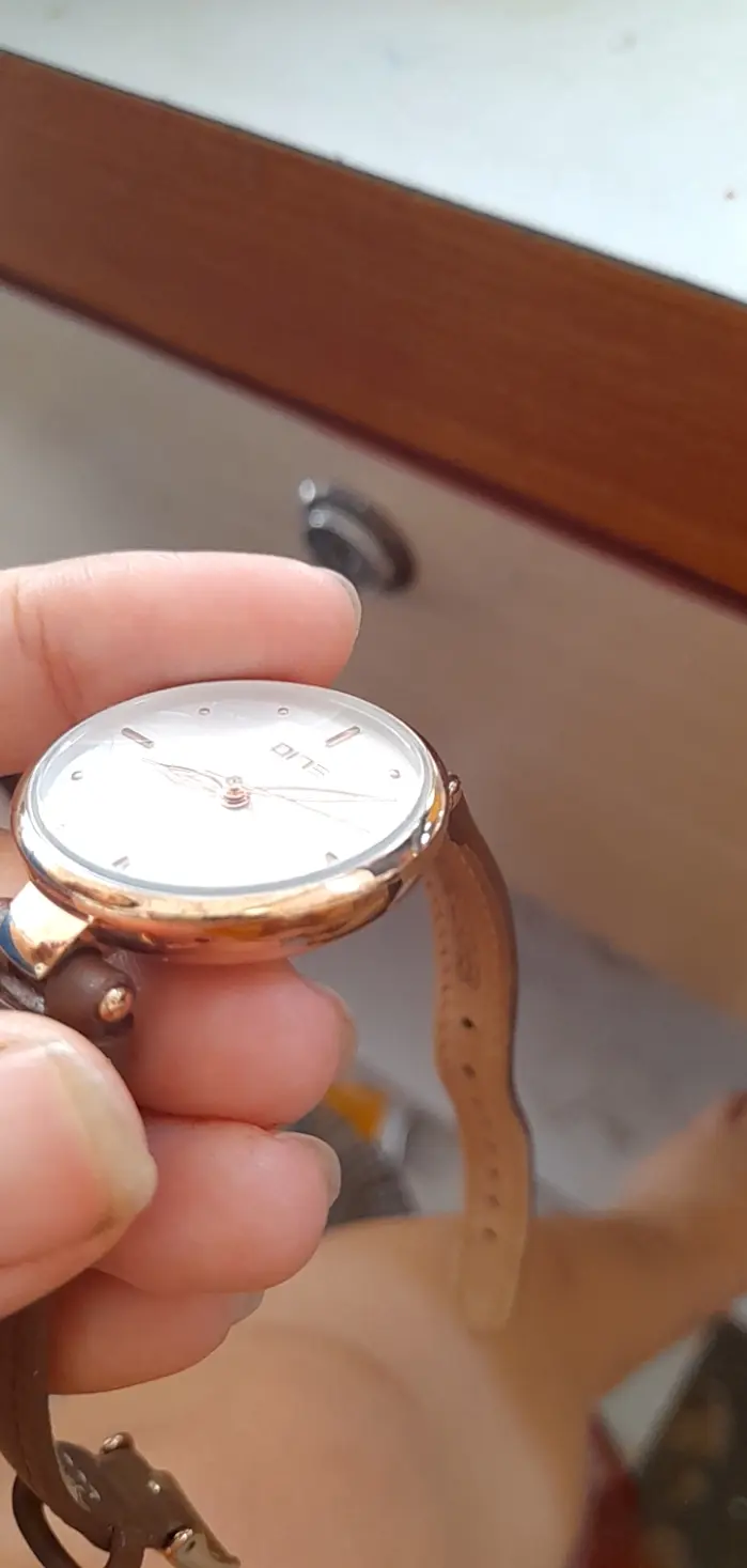 Khách hàng review Đồng hồ ELIO 32.5 mm Nữ EL004-01 2