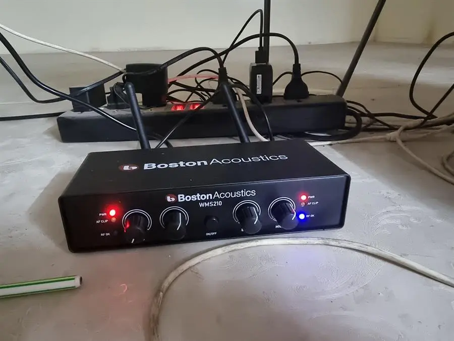 Khách hàng review Cặp micro không dây Boston Acoustics WMS210 7