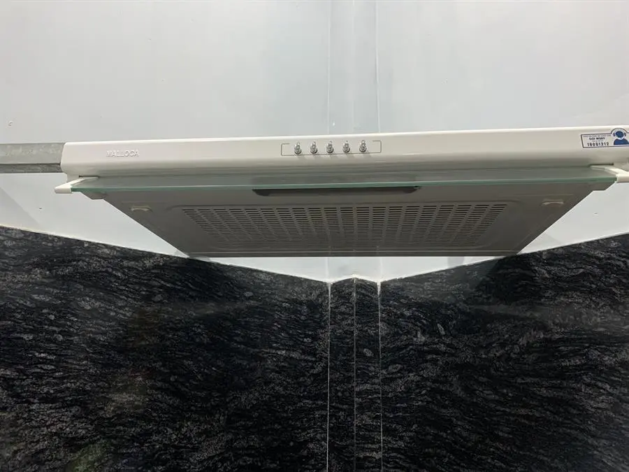 Khách hàng review Máy hút mùi áp tường Malloca H107W 2