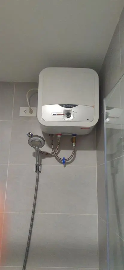 Khách hàng review Máy nước nóng gián tiếp Ariston 15 lít 2500W AN2 15 RS 2.5 FE 7