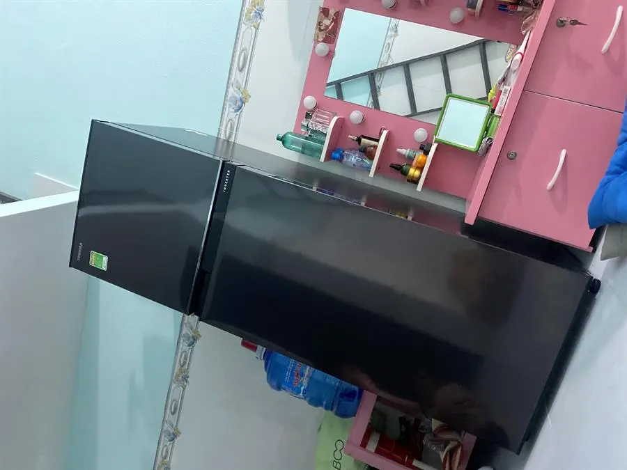 Khách hàng review Tủ lạnh Toshiba Inverter 253 lít GR-B31VU SK 7