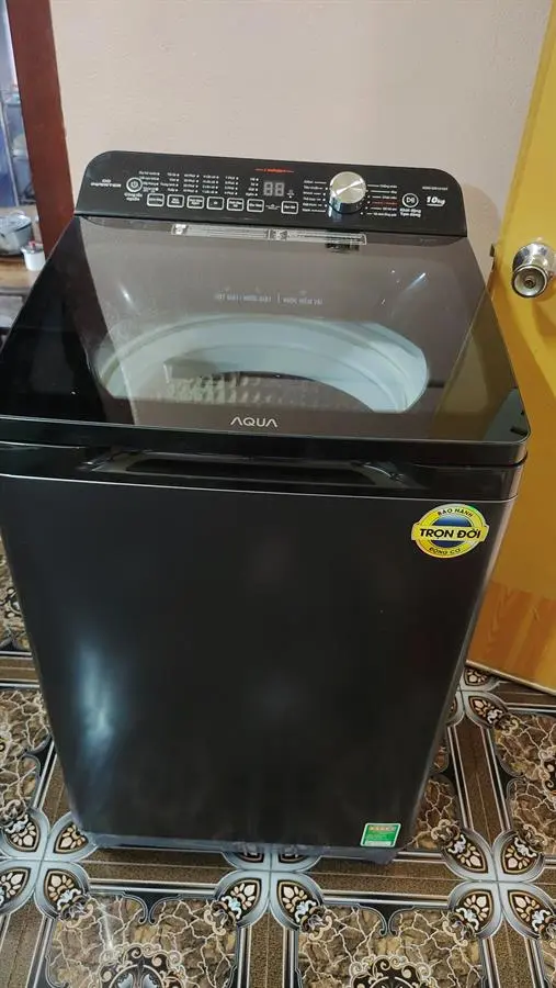 Khách hàng review Máy giặt Aqua Inverter 10 KG AQW-DR101GT BK 11
