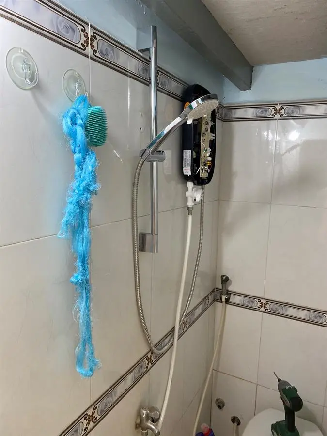 Khách hàng review Máy nước nóng trực tiếp Ferroli 4500W MIDO-MSP 4.5S 36