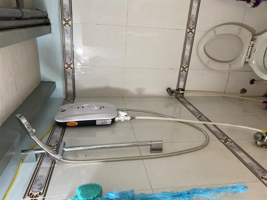 Khách hàng review Máy nước nóng trực tiếp Ferroli 4500W MIDO-MSP 4.5S 37