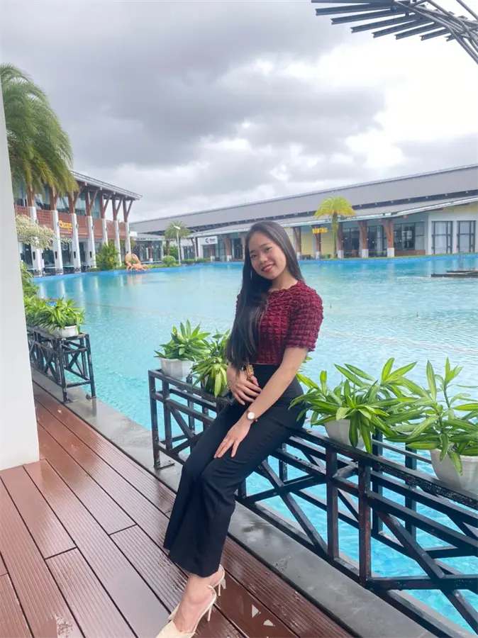 Khách hàng review Đồng hồ ELIO 28 mm Nữ EL086-02 1