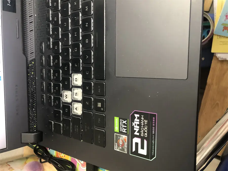 Khách hàng review Laptop Asus Gaming ROG Strix G15 G513RC R7 6800H/8GB/512GB/4GB RTX3050/144Hz/Win11 (HN038W) 3