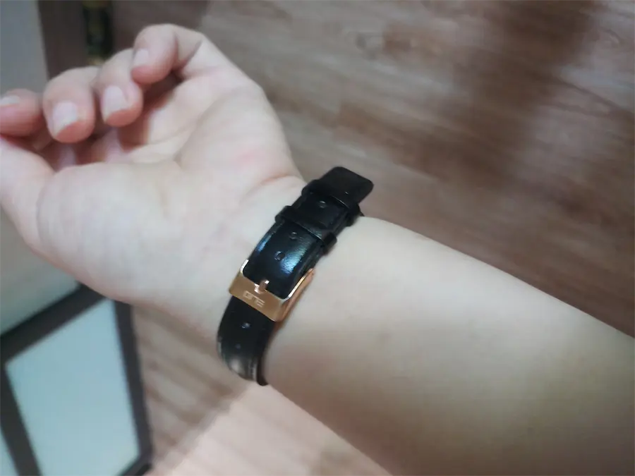Khách hàng review Đồng hồ ELIO 29 mm Nữ EL061-02 1