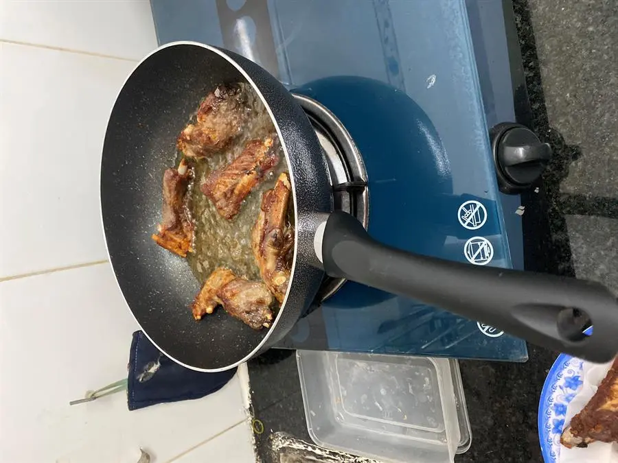 Khách hàng review Chảo nhôm sâu chống dính vân đá đáy từ 26 cm Sunhouse SHS26MB 1