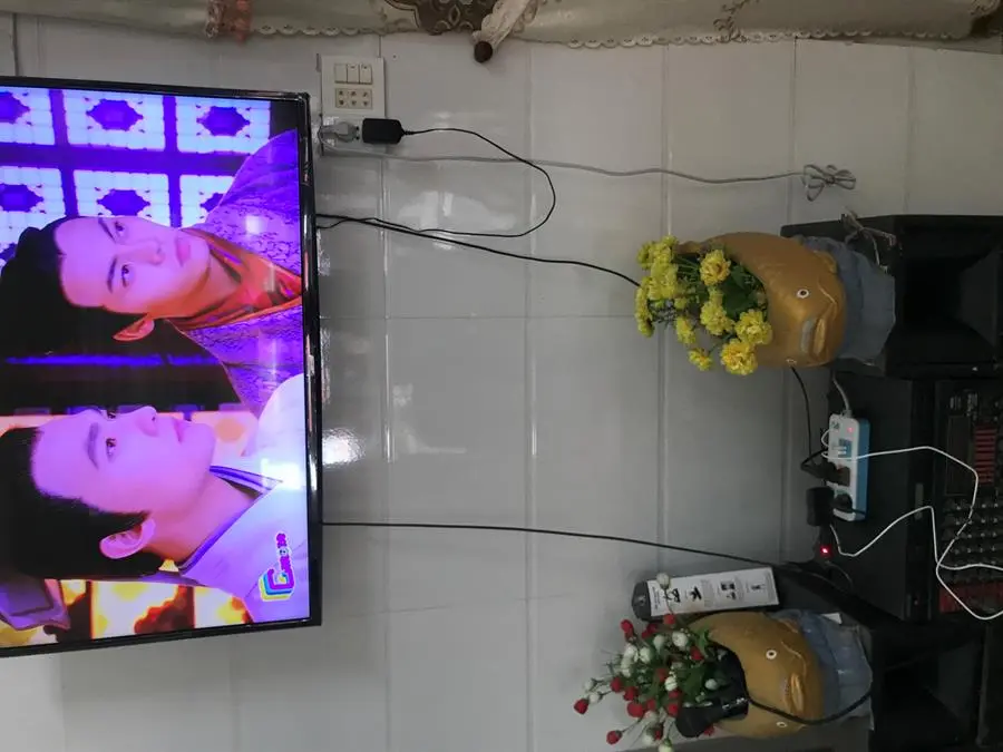 Khách hàng review Ổ cắm điện Comet 4 lỗ 2 USB 3m CES4223 6