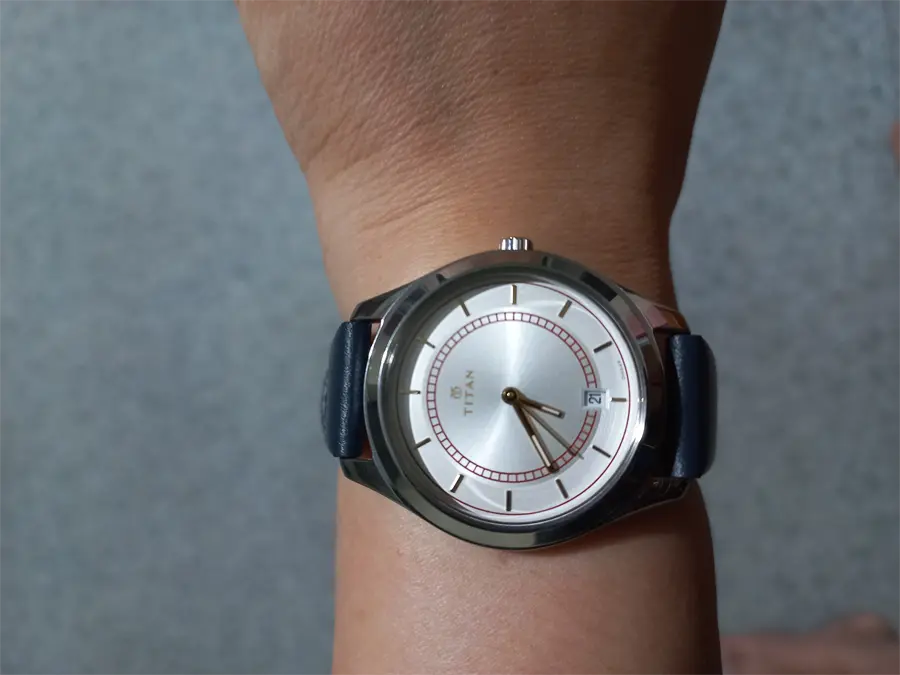 Khách hàng review Đồng hồ TITAN 40 mm Nữ 2596SL01 1