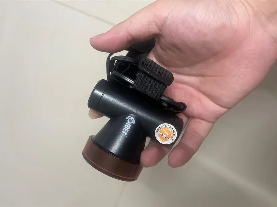 Khách hàng review Đèn pin sạc đội đầu Comet CRT1614 9