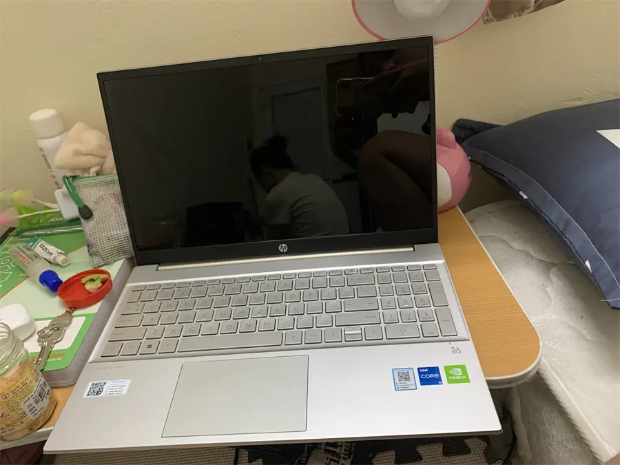 Khách hàng review Laptop HP Pavilion 15 eg2035TX i5 1235U/8GB/512GB/2GB MX550/Win11 (6K781PA) 4