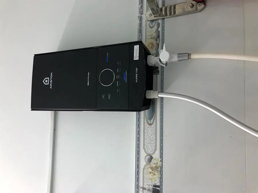 Khách hàng review Máy nước nóng trực tiếp Ariston 4500W AURES TOP 4.5P 3