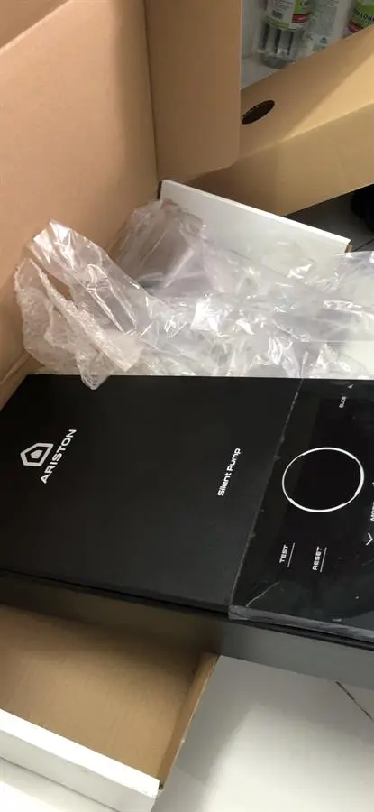 Khách hàng review Máy nước nóng trực tiếp Ariston 4500W AURES TOP 4.5P 2
