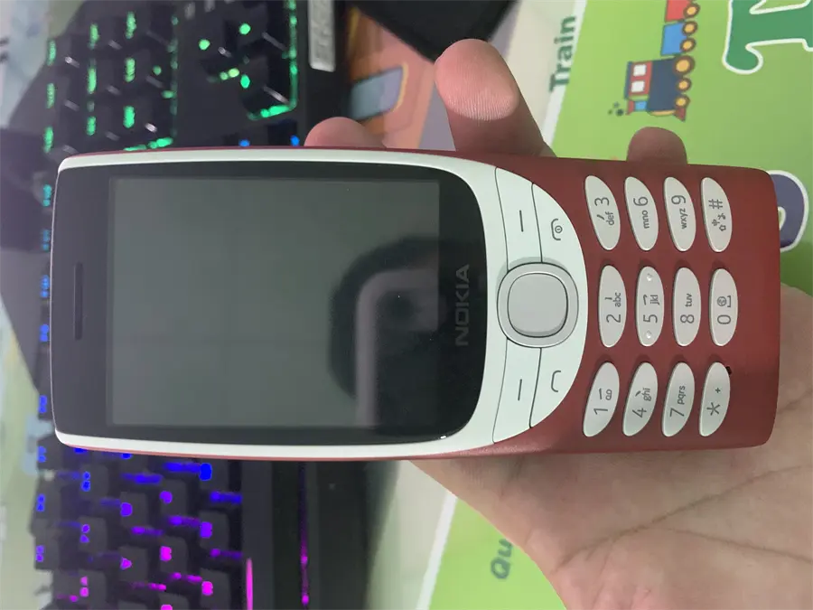Khách hàng review Điện thoại Nokia 8210 4G 17