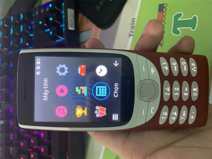 Khách hàng review Điện thoại Nokia 8210 4G 18