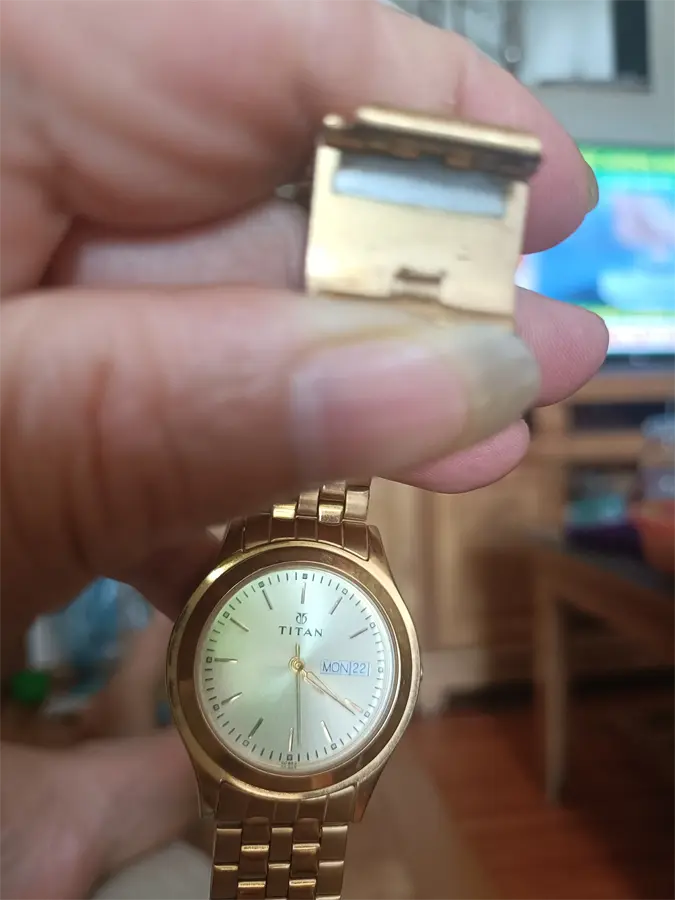 Khách hàng review Đồng hồ TITAN 35 mm Nam 1648YM05 3