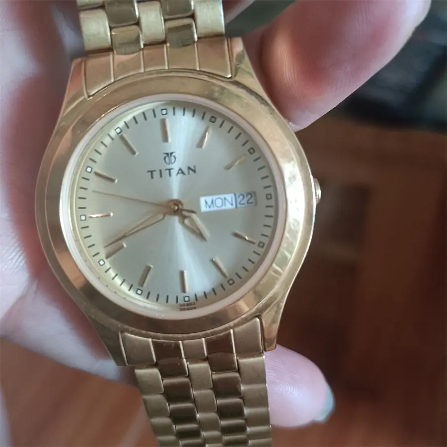Khách hàng review Đồng hồ TITAN 35 mm Nam 1648YM05 5