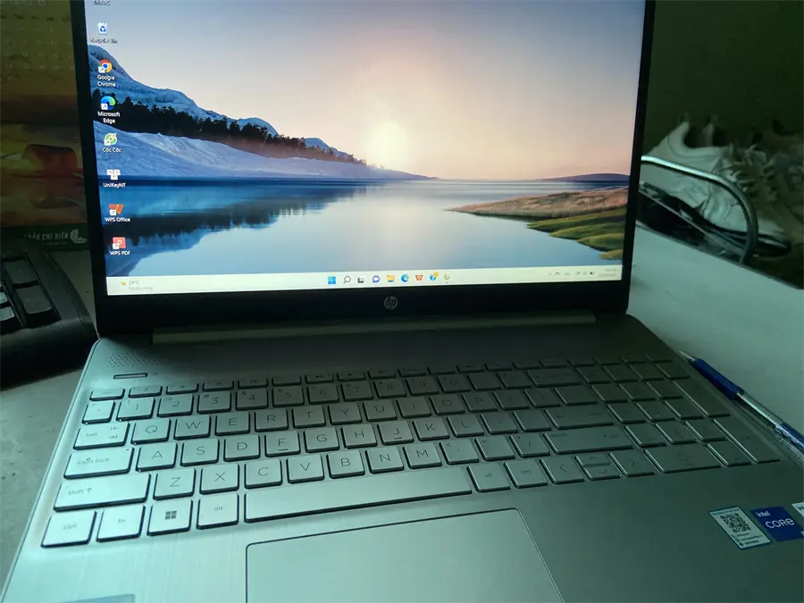 hách hàng review Laptop HP 15s fq5078TU i5 1235U/8GB/512GB/Win11 (6K798PA) 6