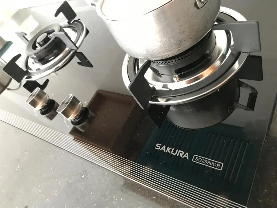 Khách hàng review Bếp ga âm Sakura SG-2530GB 4