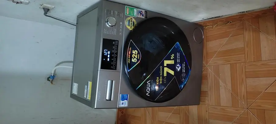 Khách hàng review Máy giặt Aqua Inverter 9 kg AQD-D900F S 2