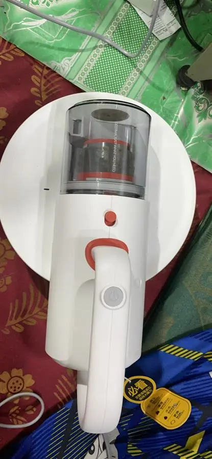 Khách hàng review Máy hút bụi đệm giường Deerma CM1300 9