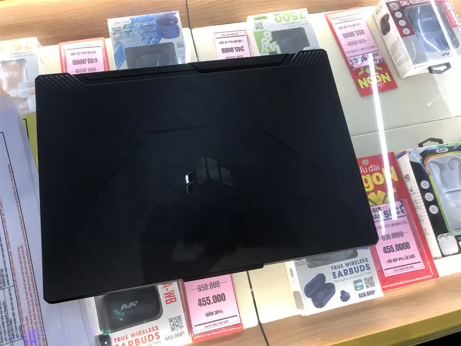 Khách hàng review Laptop Asus TUF Gaming F15 FX506HC i5 11400H/8GB/512GB/4GB RTX3050/144Hz/Win11 (HN144W) 3