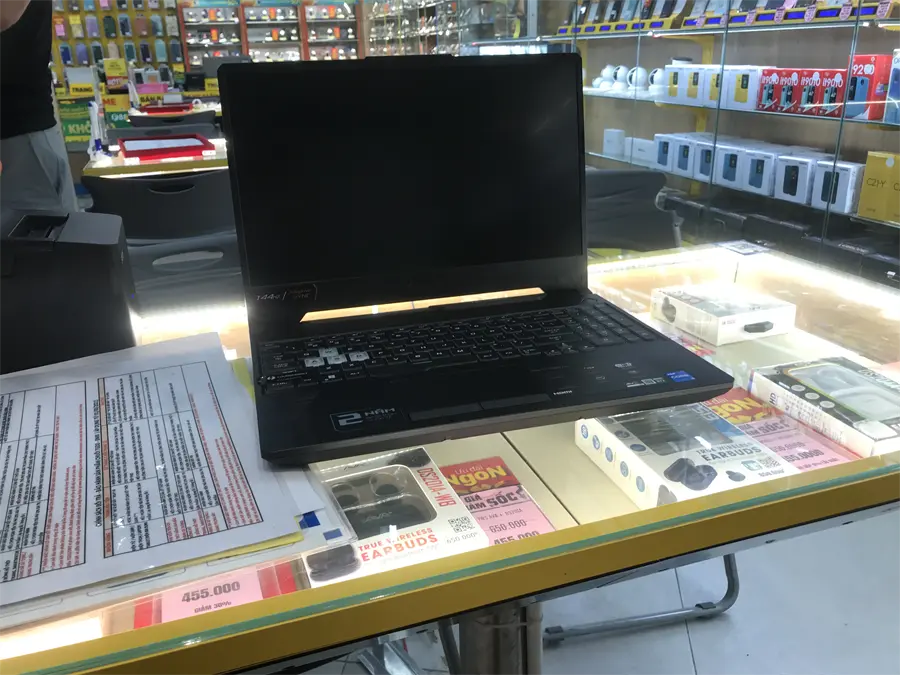 Khách hàng review Laptop Asus TUF Gaming F15 FX506HC i5 11400H/8GB/512GB/4GB RTX3050/144Hz/Win11 (HN144W) 2