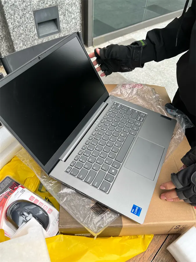Khách hàng review Laptop Lenovo ThinkBook 14 G2 ITL i7 1165G7/8GB/512GB/Win10 (20VD003LVN) 1
