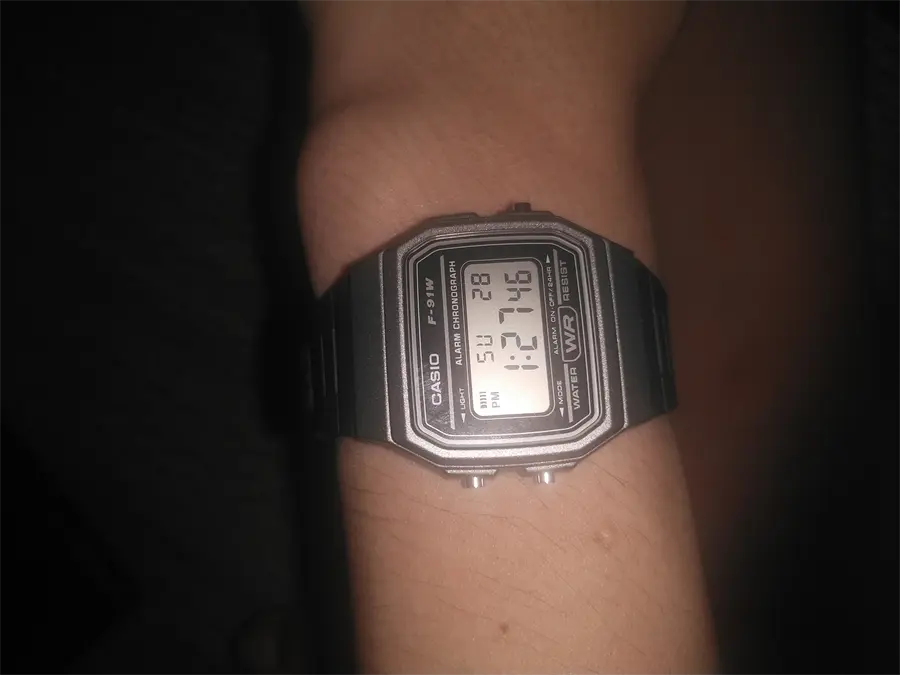 Khách hàng review Đồng hồ Casio 35.2 mm Nam F-91WM-1BDF 5