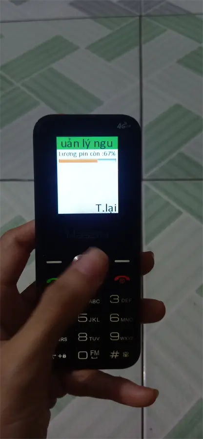 Khách hàng review Điện thoại Masstel IZI 10 12