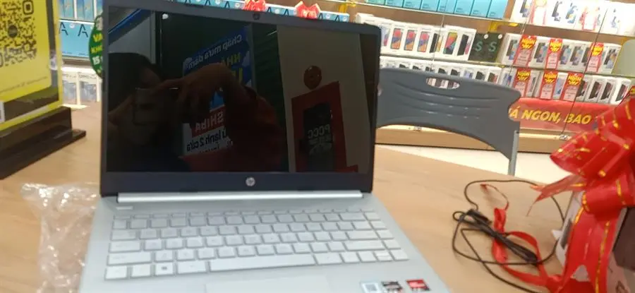 Khách hàng review Laptop HP 14s fq1066AU R5 5500U/8GB/256GB/Win11 (4K0Z6PA) 1