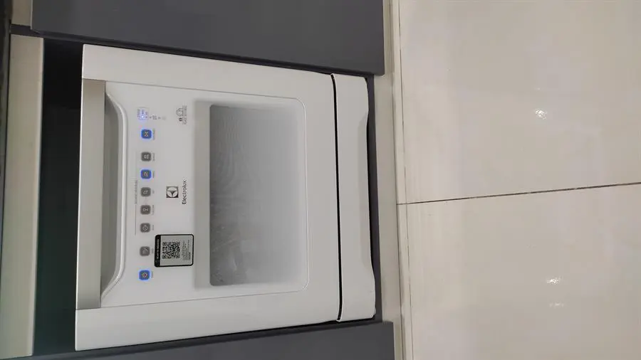 Khách hàng review Máy rửa chén mini Electrolux ESF6010BW 39