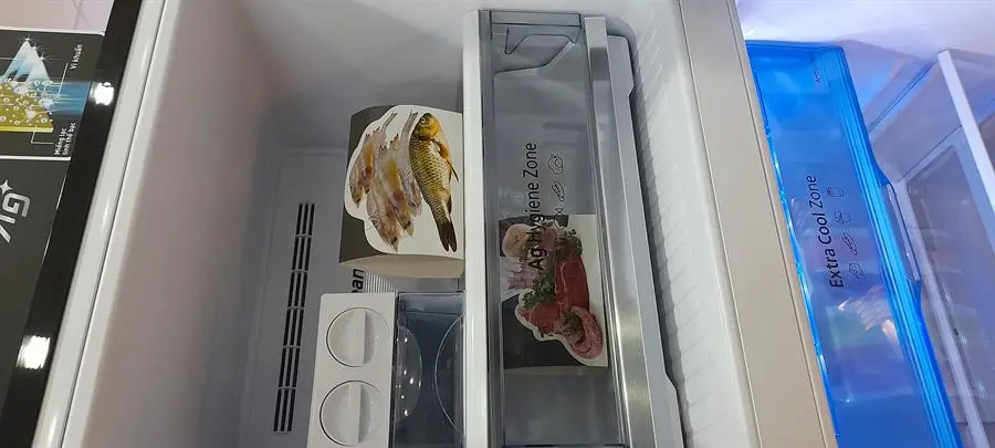 Khách hàng review Tủ lạnh Panasonic Inverter 326 lít NR-TL351GPKV 1