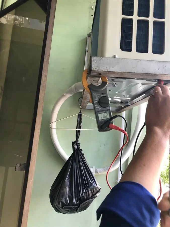 Khách hàng review Điều hòa Daikin Inverter 8500 BTU FTKB25WMVMV 35