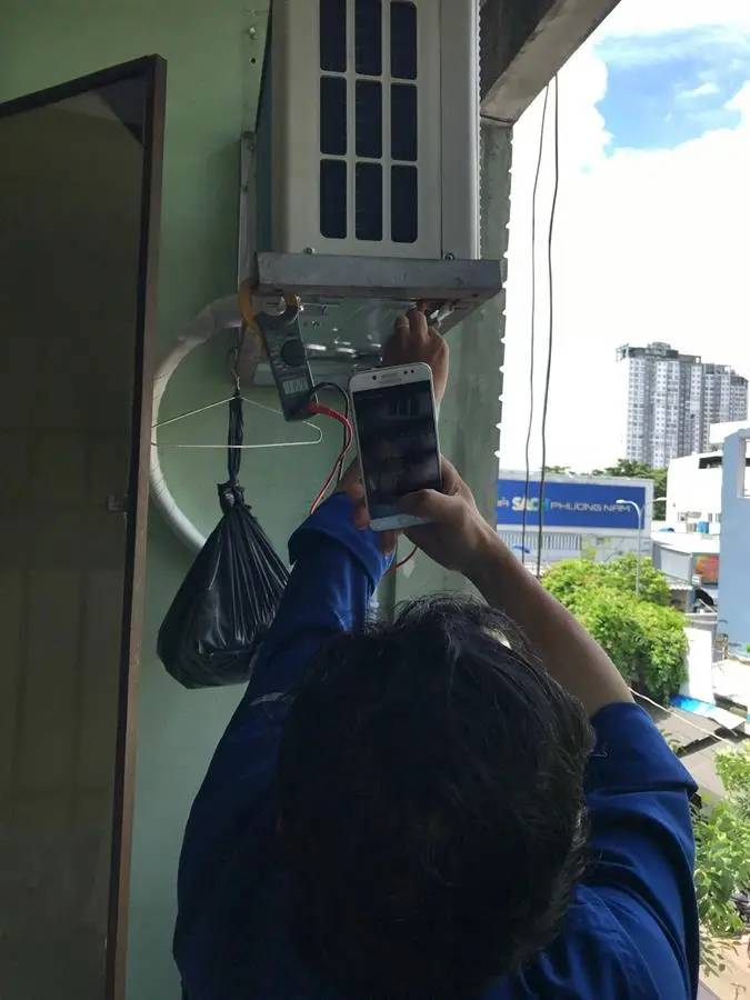 Khách hàng review Điều hòa Daikin Inverter 8500 BTU FTKB25WMVMV 36