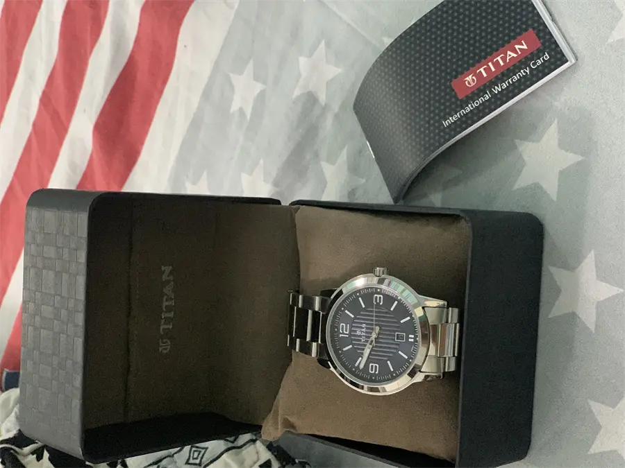 Khách hàng review Đồng hồ TITAN 42 mm Nam 1730SM03 4