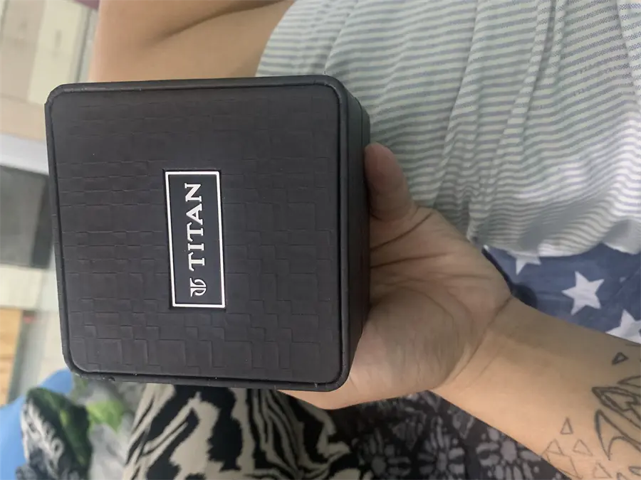 Khách hàng review Đồng hồ TITAN 42 mm Nam 1730SM03 2