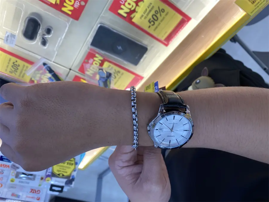 Khách hàng review Đồng hồ ELIO 33 mm Nữ EL072-02 5