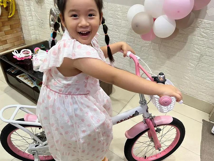 Khách hàng review Xe Đạp Trẻ Em AVACycle Princess JK906-18 18 inch 2