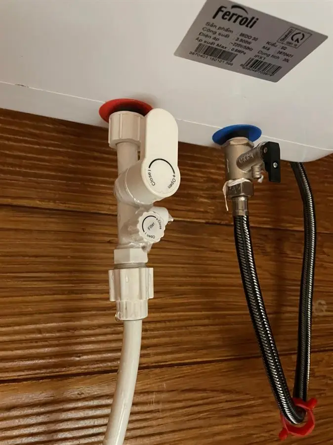 Khách hàng review Máy nước nóng gián tiếp Ferroli 30 lít 2500W MIDO SQ 1