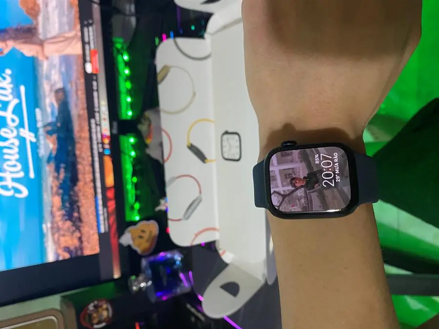 Khách hàng review Apple Watch Series 7 GPS 41mm 8
