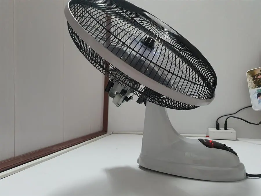 Khách hàng review Quạt treo tường Asia 3 cánh L16006-XV0 55W 11